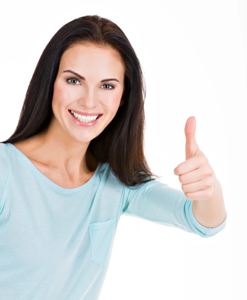 cropped-portrait-femme-heureuse-pouces-vers-haut-isole-blanc-2-scaled-2
